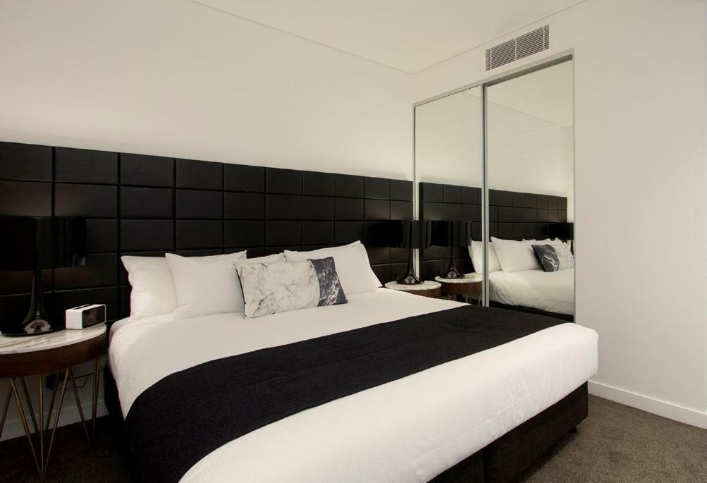 Silkari Suites At Chatswood Сидни Екстериор снимка